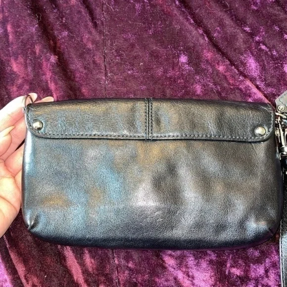 Coach Ashley Large Flap Wristlet Clutch Black like new! - Picture 7 of 8